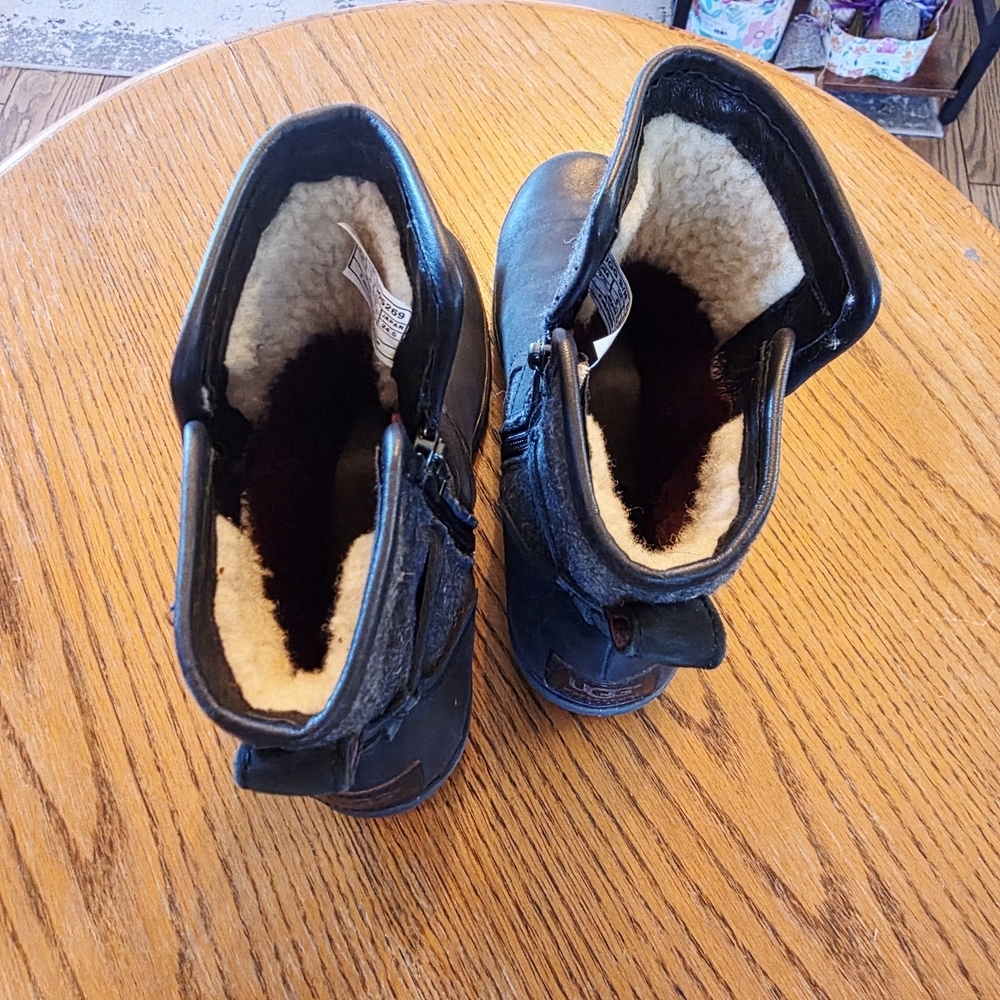 UGG Simmens Waterproof Sheepskin Wool Winter Boots - Picture 6 of 9